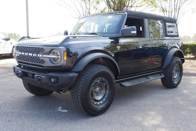 Certified 2025 Ford Bronco Badlands AWD/4WD image 3