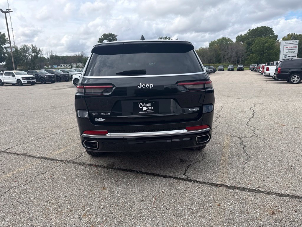 Used 2021 Jeep Grand Cherokee L Summit w/ Advanced Protech Group IV AWD/4WD image 4