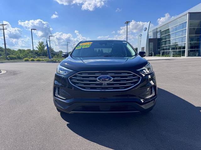 Certified 2024 Ford Edge Titanium w/ Equipment Group 301A AWD/4WD image 3