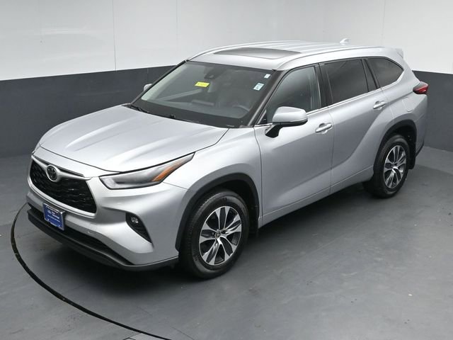Used 2021 Toyota Highlander XLE AWD/4WD image 43