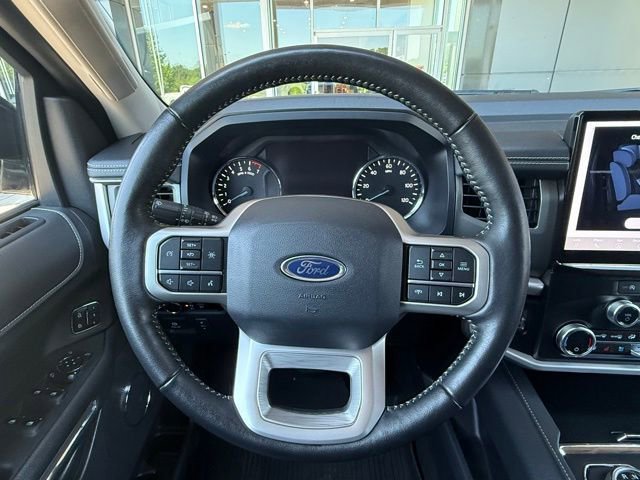 Certified 2024 Ford Expedition XLT RWD image 25