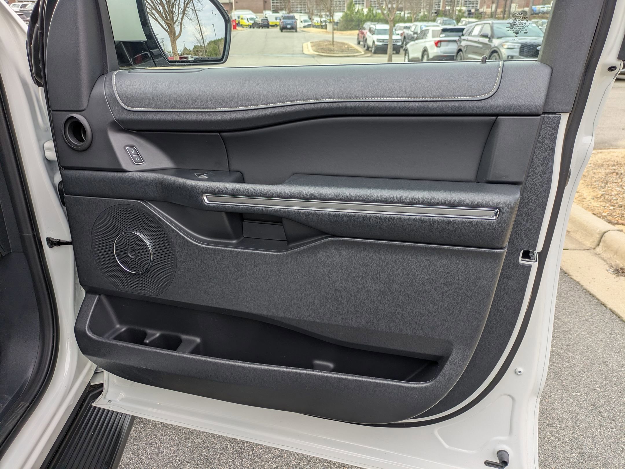 Certified 2024 Ford Expedition XLT image 42