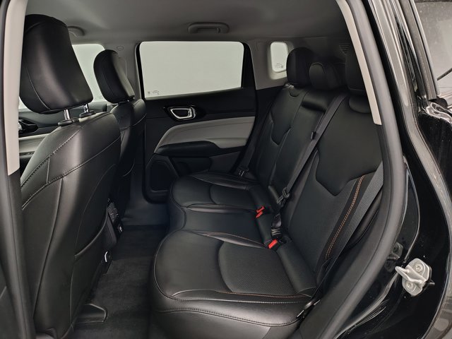 Used 2022 Jeep Compass Limited AWD/4WD image 11