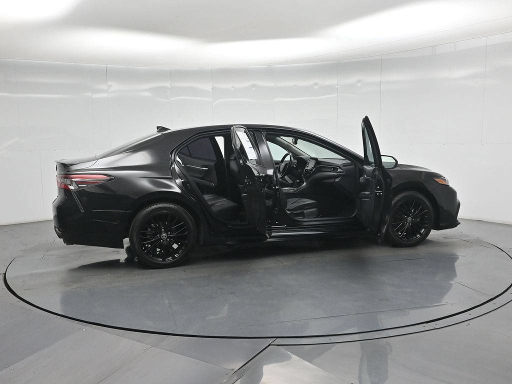Used 2021 Toyota Camry SE w/ Convenience Package FWD image 4