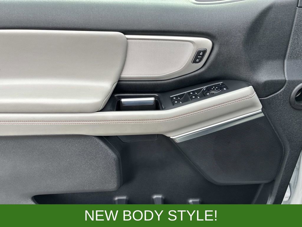 Certified 2025 Ford Expedition Active image 24