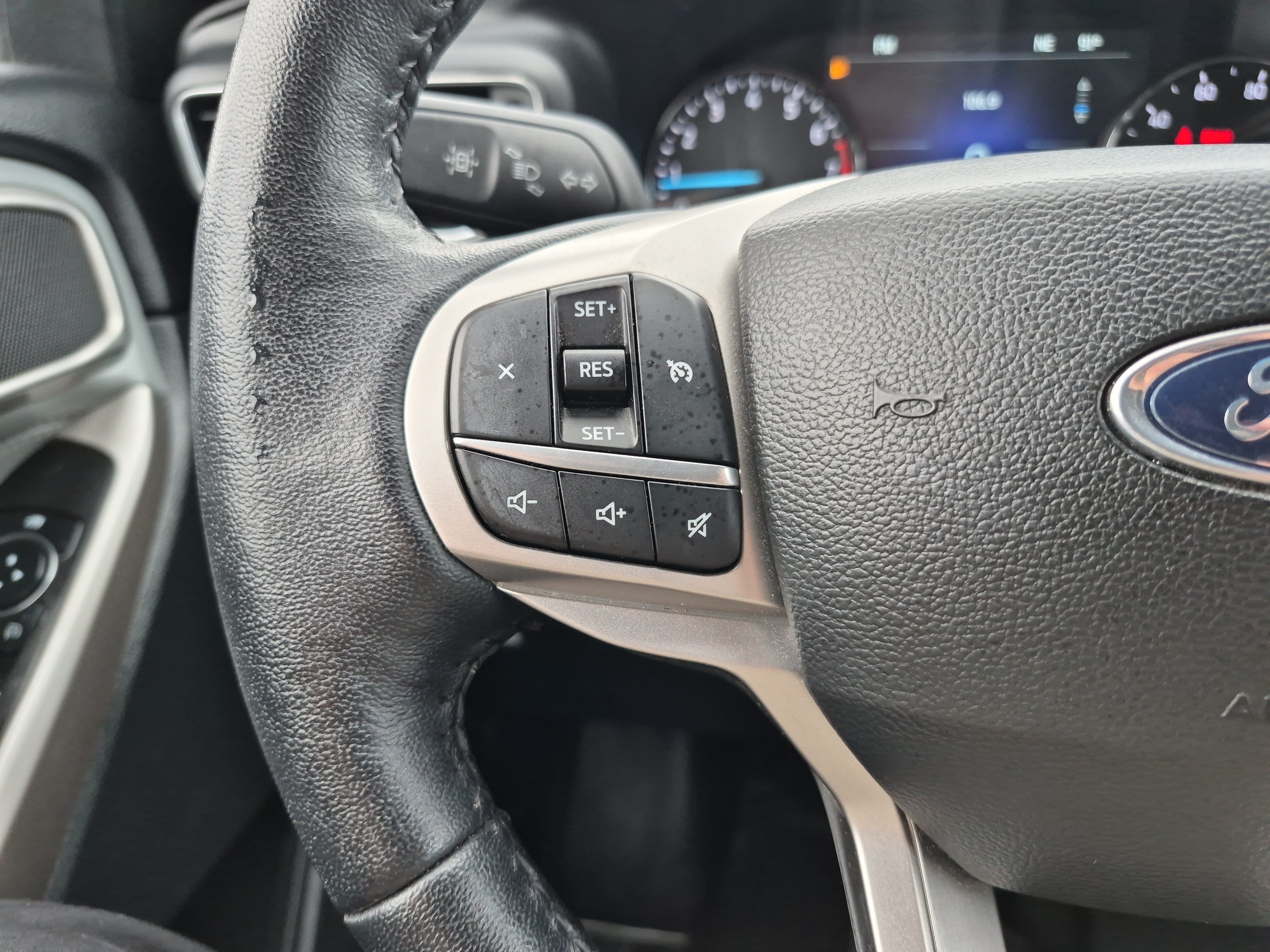 Certified 2023 Ford Explorer XLT w/ Equipment Group 202A AWD/4WD image 26