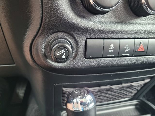 Used 2018 Jeep Wrangler Sport image 21