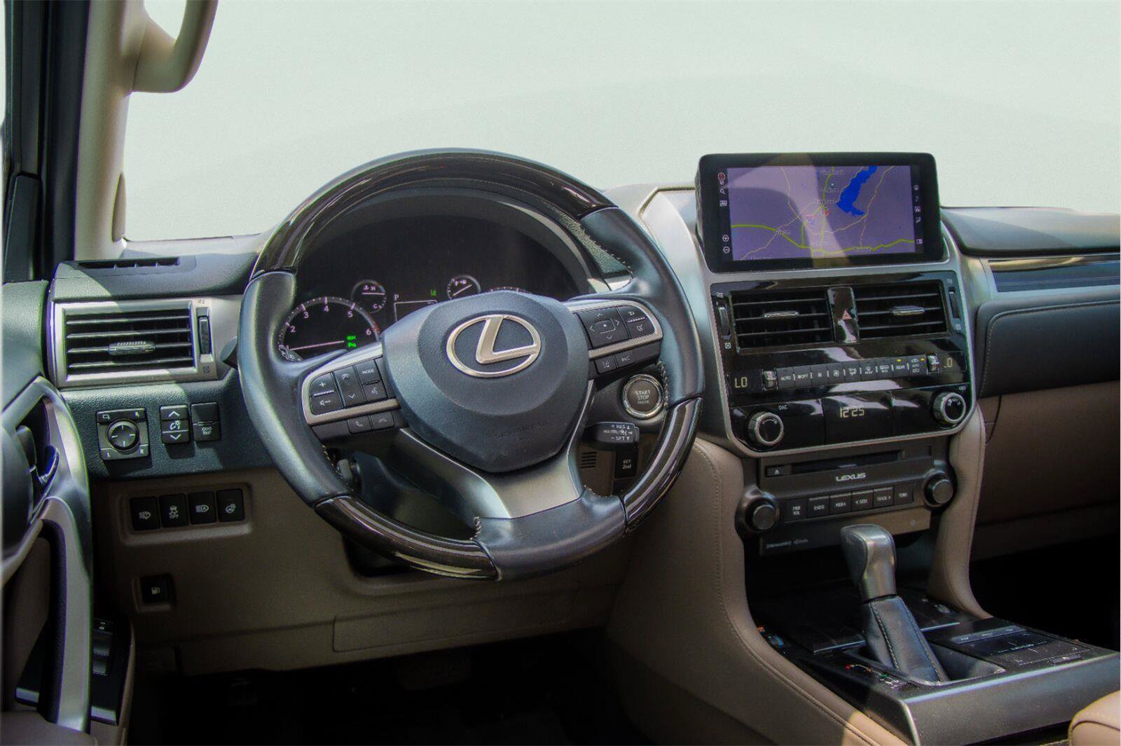 Used 2023 Lexus GX 460 Premium w/ Premium Package AWD/4WD image 6