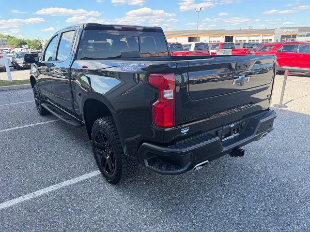 Used 2025 Chevrolet Silverado 1500 LT Trail Boss w/ Convenience Package II AWD/4WD image 6