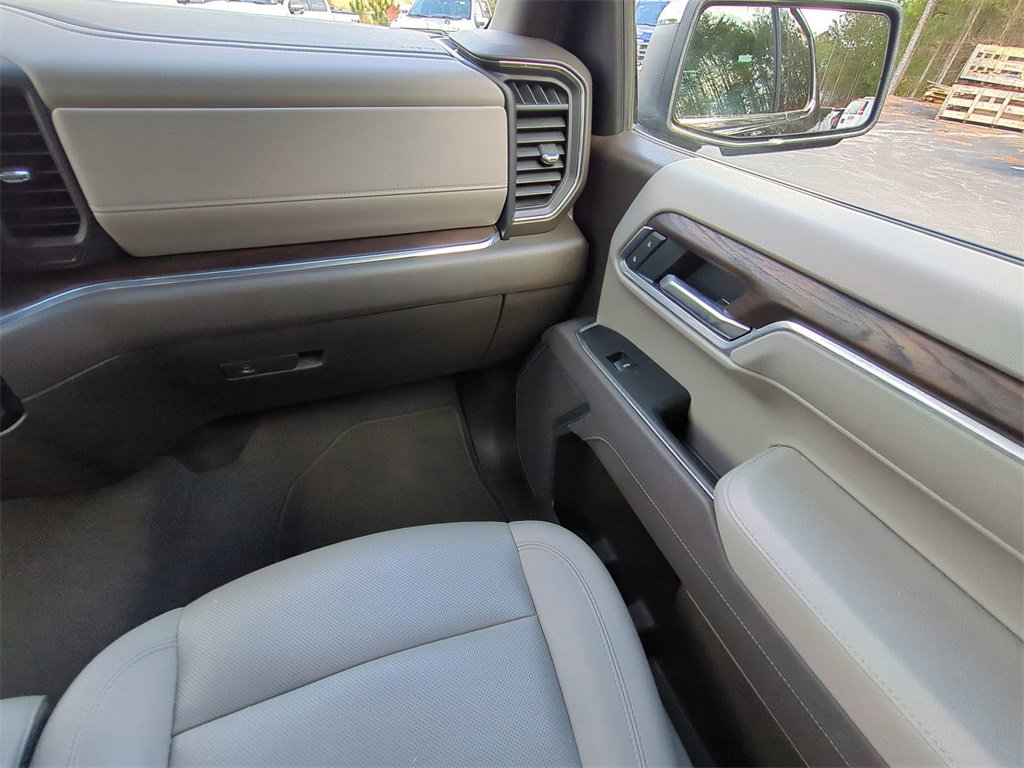 Used 2025 GMC Sierra 1500 SLT image 17