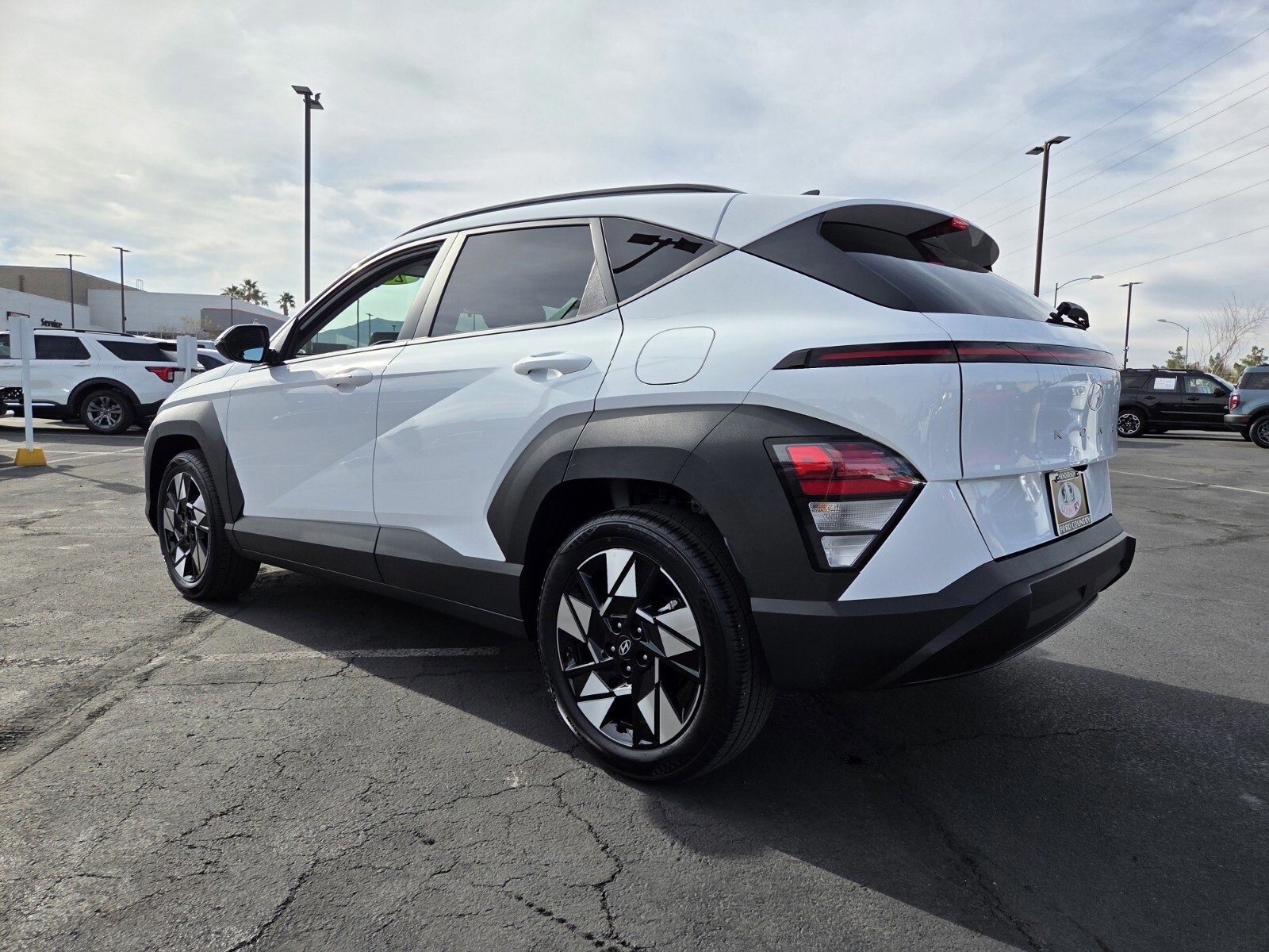 Used 2025 Hyundai Kona SEL image 3