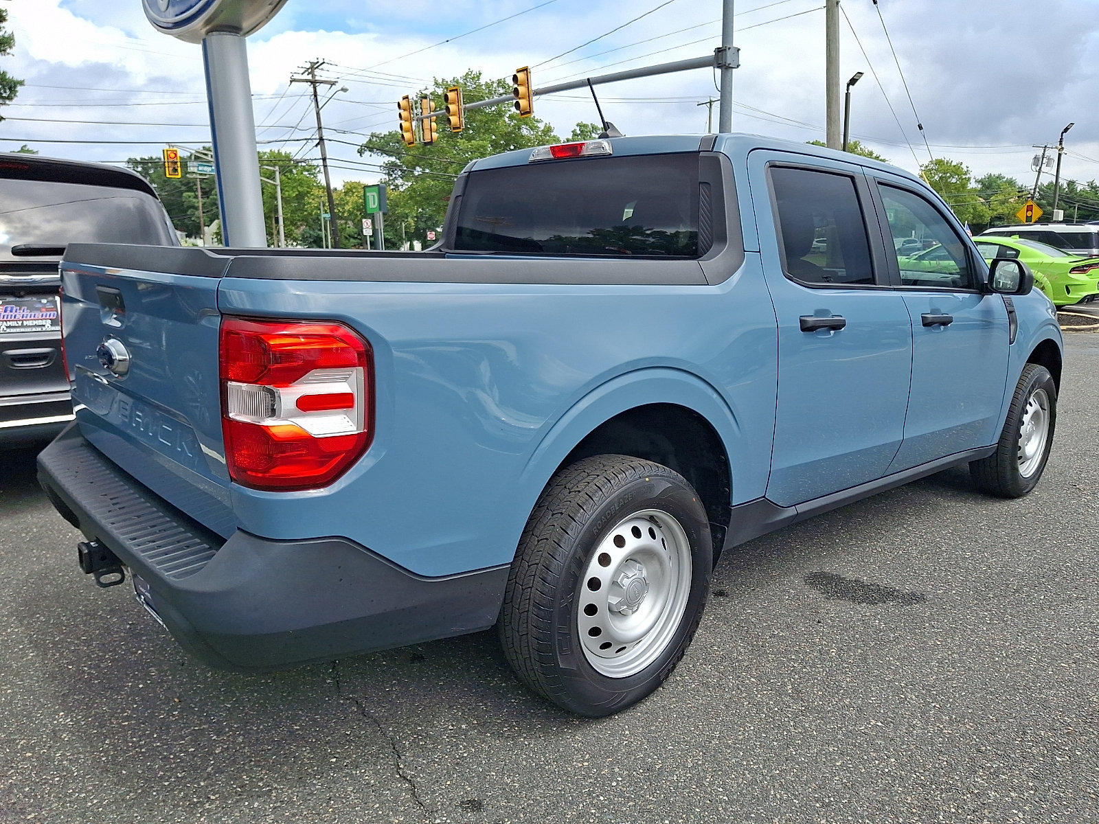 Certified 2023 Ford Maverick XL FWD image 11