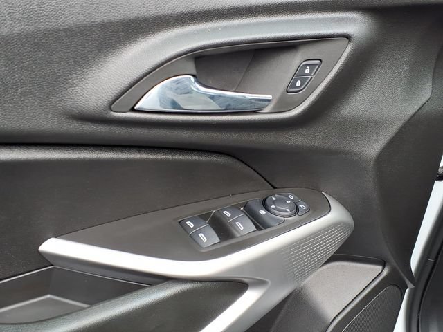 Used 2024 Chevrolet Trax LS w/ LS Convenience Package FWD image 15