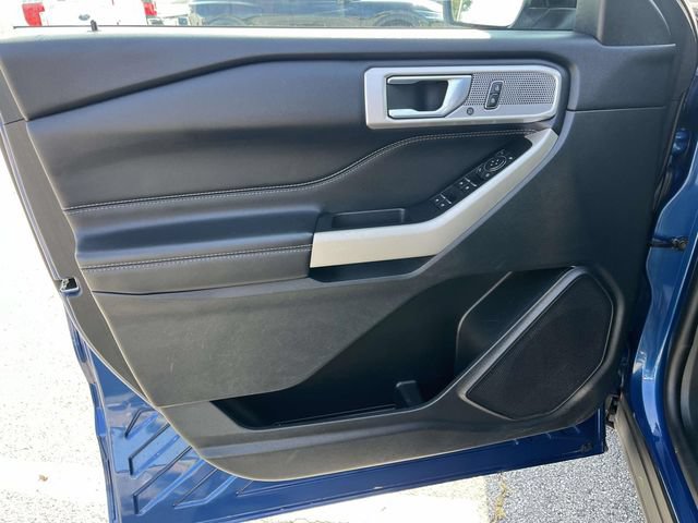 Certified 2022 Ford Explorer Limited RWD image 16
