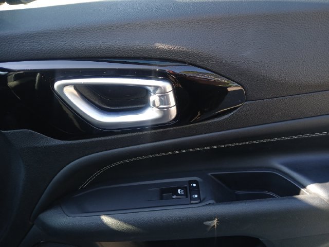 Used 2023 Jeep Compass Latitude AWD/4WD image 46