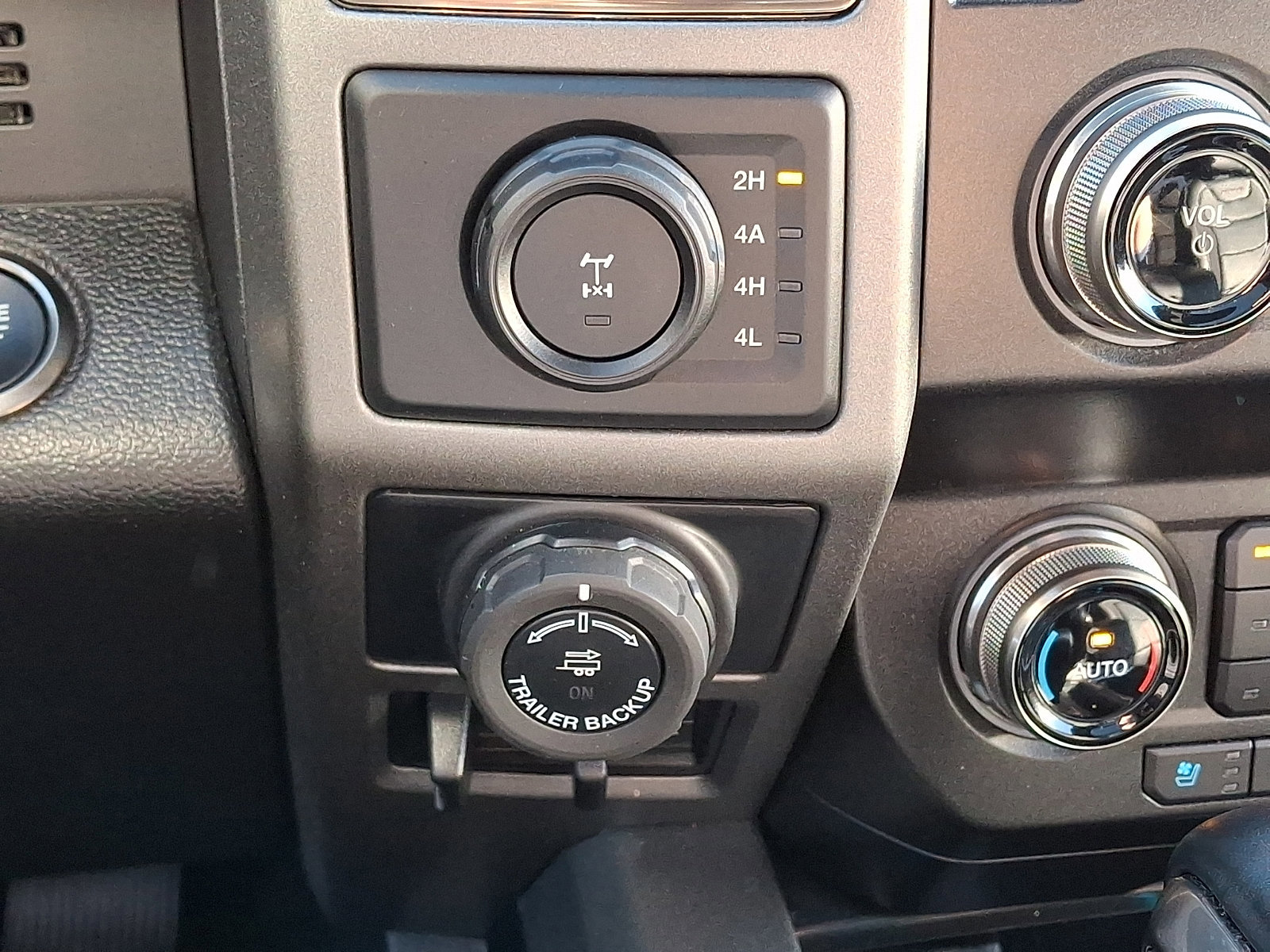 Certified 2020 Ford F150 Raptor w/ Equipment Group 802A Luxury image 26