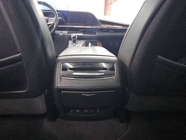 Used 2023 Cadillac Escalade ESV Premium Luxury Platinum AWD/4WD image 28