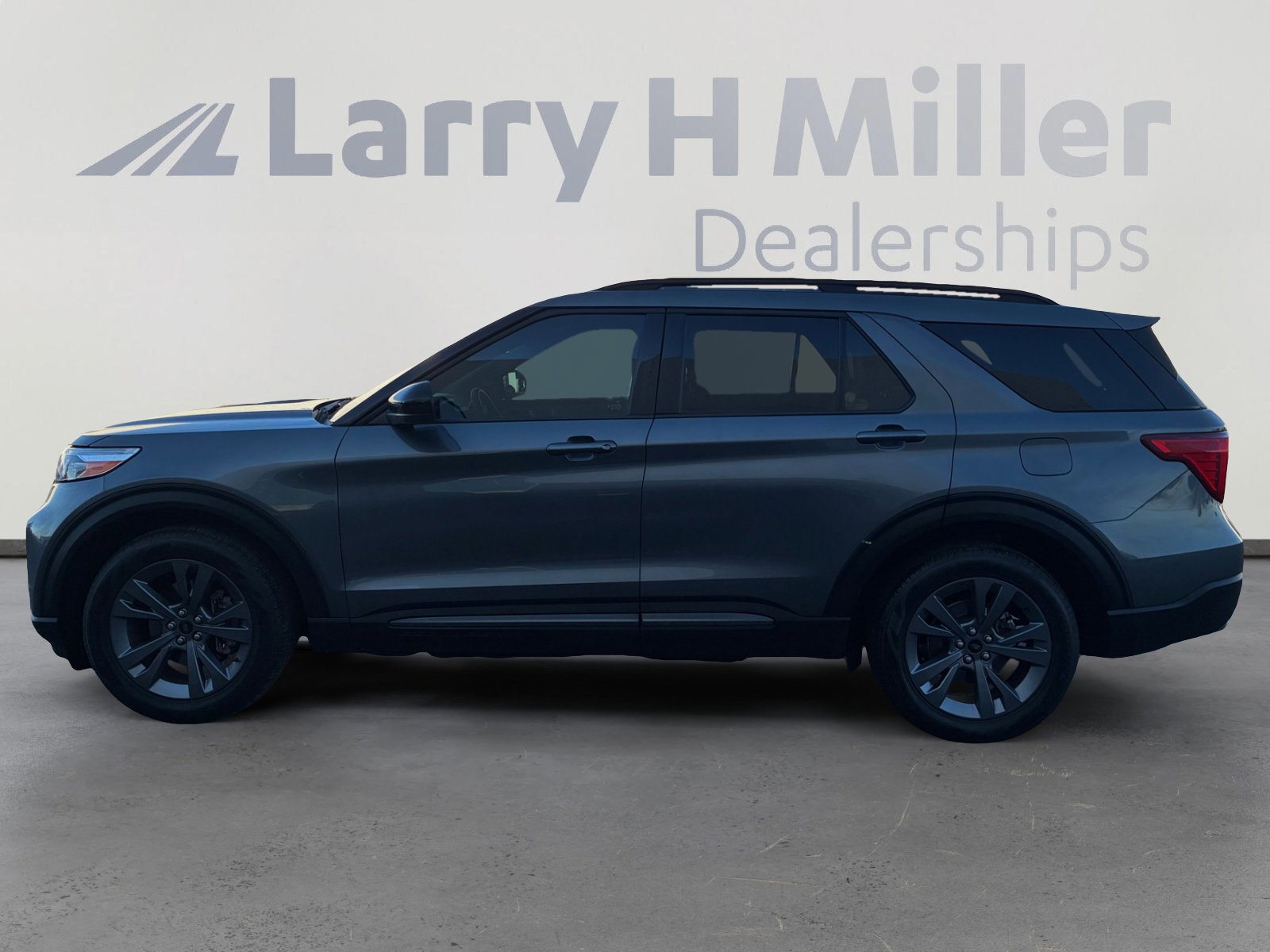 Certified 2023 Ford Explorer XLT w/ Equipment Group 202A image 2