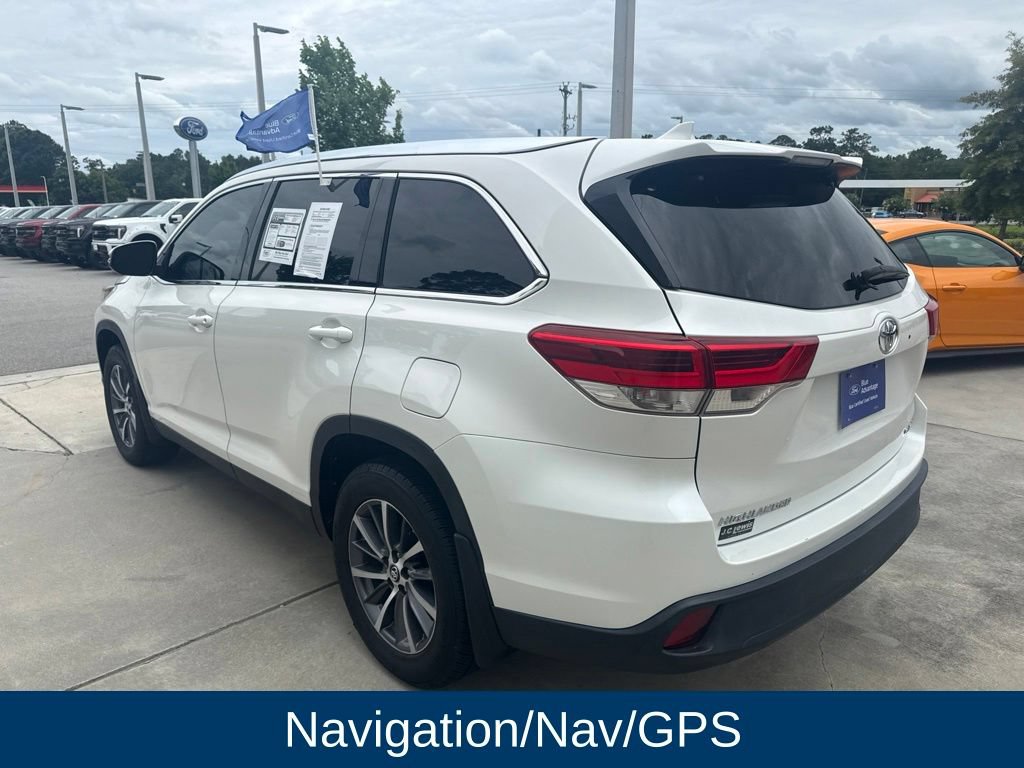 Used 2019 Toyota Highlander XLE AWD/4WD image 5
