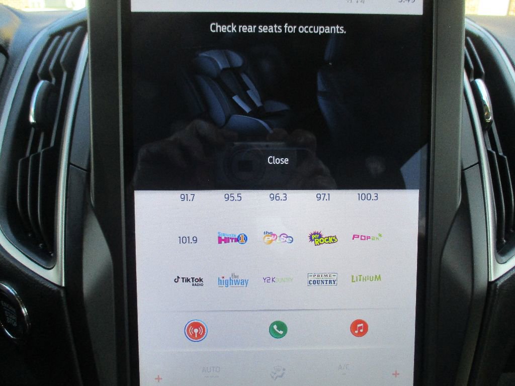 Certified 2024 Ford Edge SE image 25