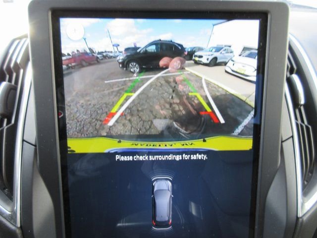 Certified 2022 Ford Edge Titanium w/ Class II Trailer Tow Package image 20