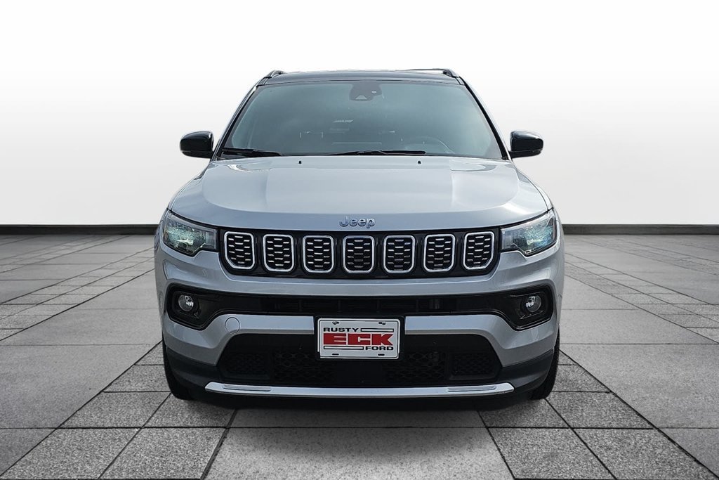 Used 2025 Jeep Compass Limited AWD/4WD image 2