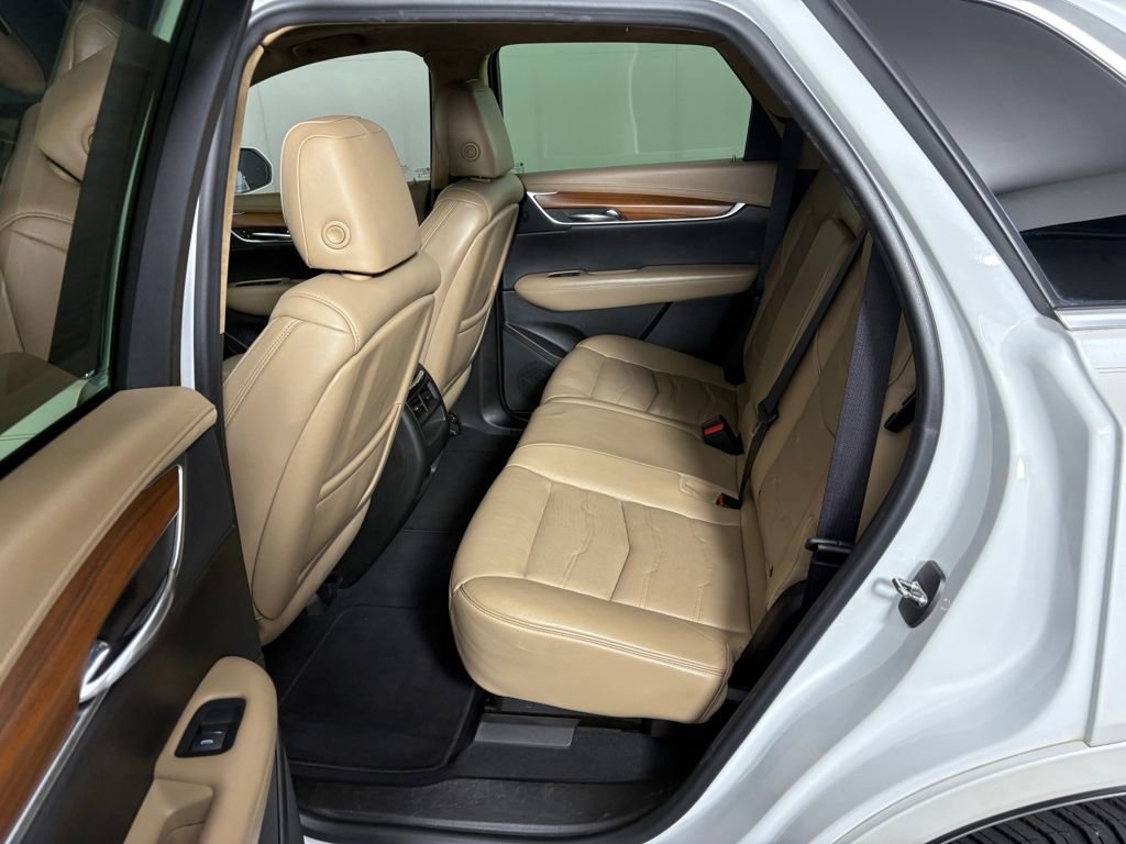 Used 2017 Cadillac XT5 Platinum w/ Driver Assist Package image 30