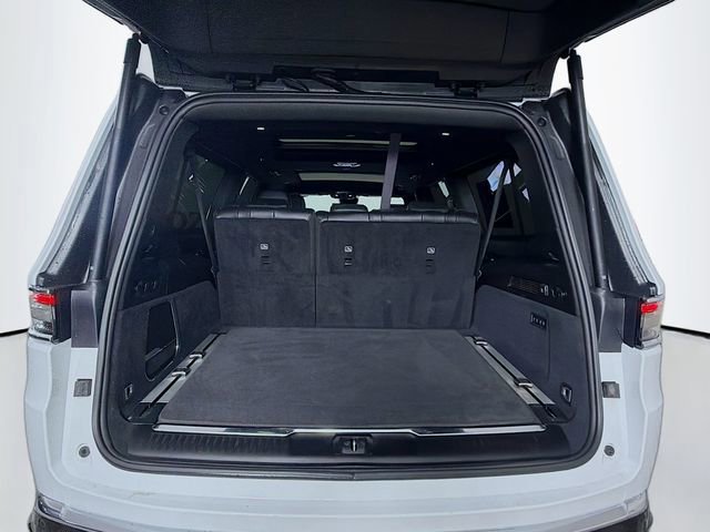 Used 2023 Jeep Grand Wagoneer L 4WD w/ Convenience Group III image 32