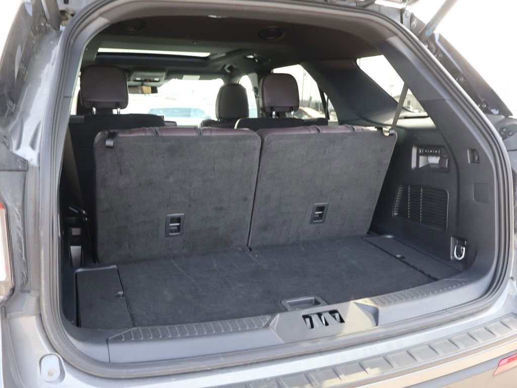 Certified 2025 Ford Explorer Platinum w/ LUX Leather Package image 17