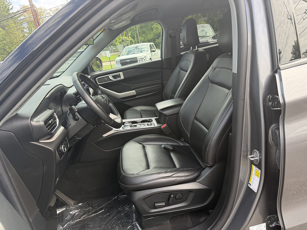 Certified 2023 Ford Explorer XLT w/ Equipment Group 202A AWD/4WD image 13