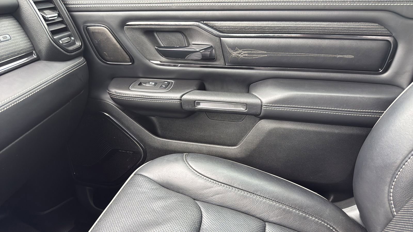 Used 2023 RAM 1500 Limited w/ Night Edition AWD/4WD image 23