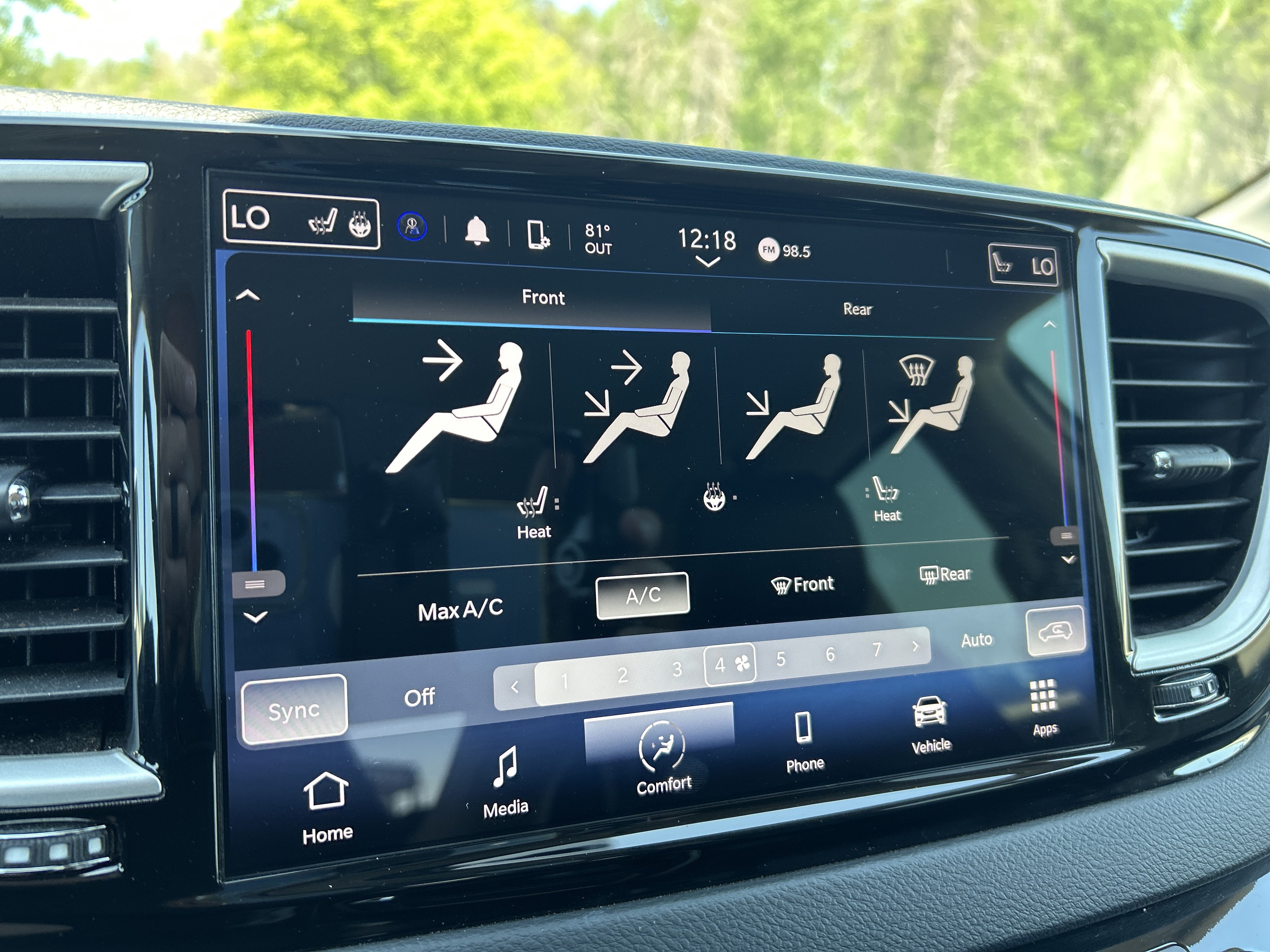 Used 2023 Chrysler Pacifica Touring-L FWD image 21