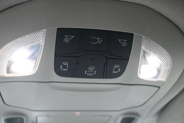 Used 2023 Chrysler Pacifica Limited FWD image 14
