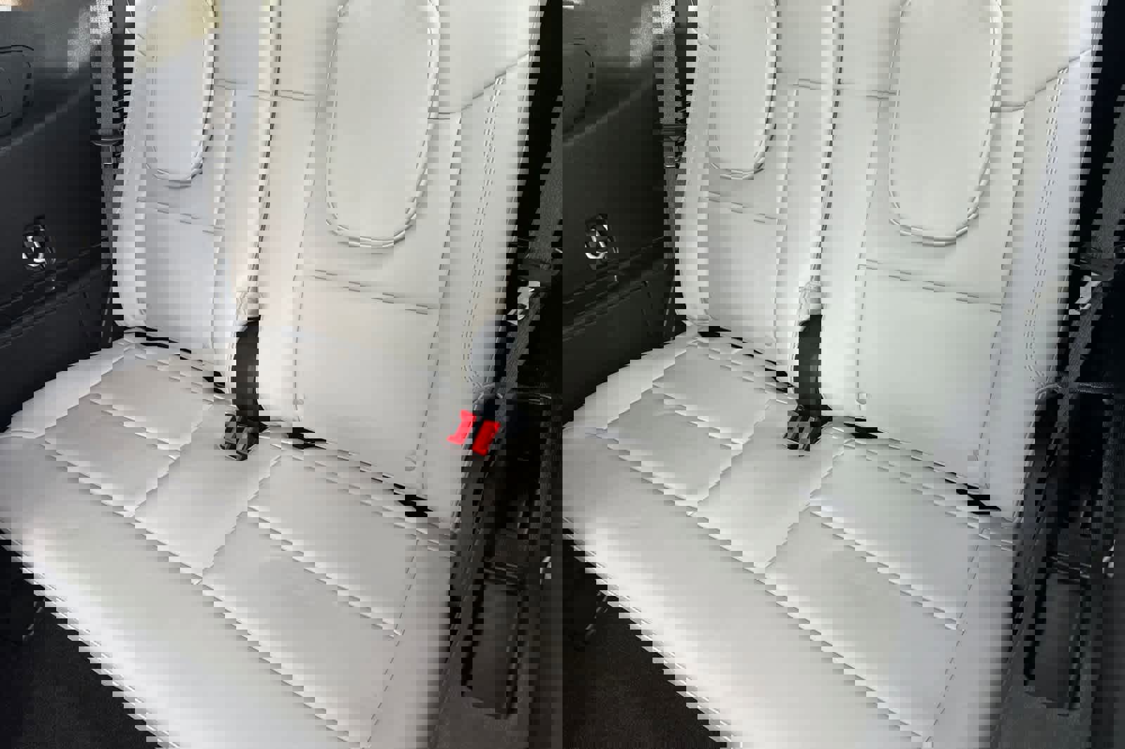 Certified 2025 Ford Explorer Platinum w/ Ultimate Package image 15