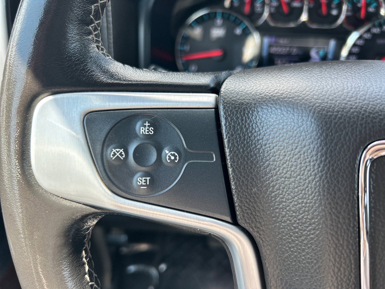 Used 2019 GMC Sierra 1500 SLE w/ Black Pack AWD/4WD image 21