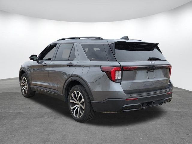 Certified 2025 Ford Explorer ST-Line image 2