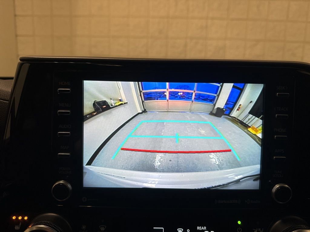 Used 2020 Toyota Highlander XLE image 25