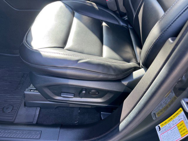 Certified 2022 Ford Explorer XLT w/ Equipment Group 202A image 9