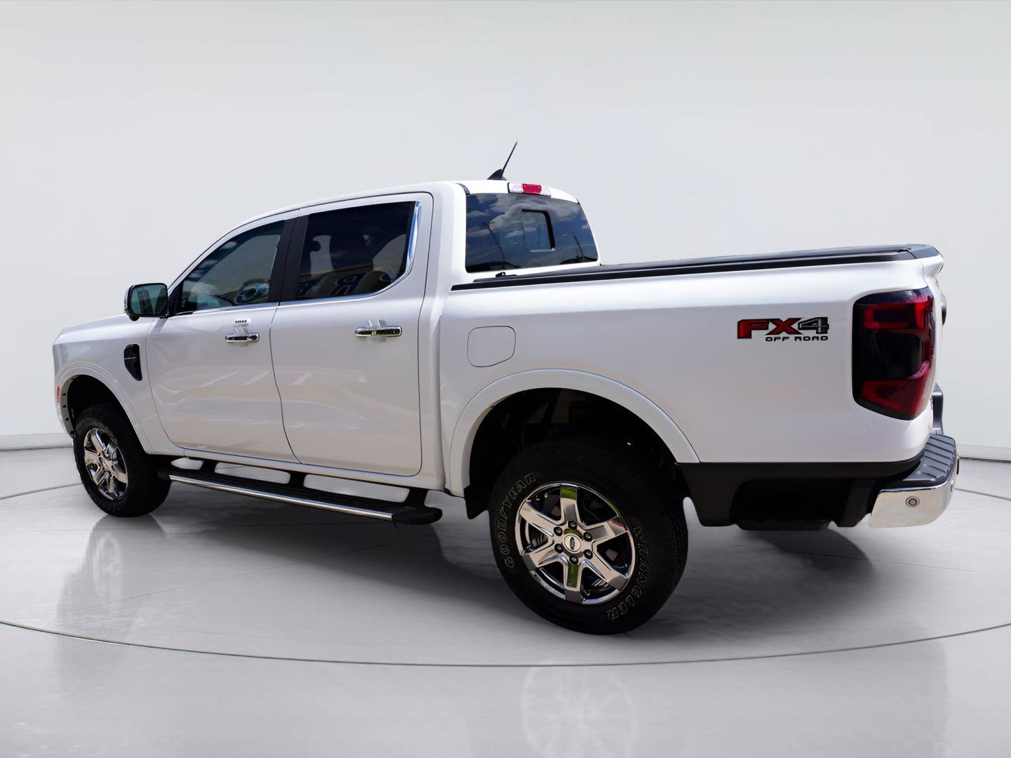 Certified 2024 Ford Ranger Lariat w/ FX4 Off-Road Package AWD/4WD image 4