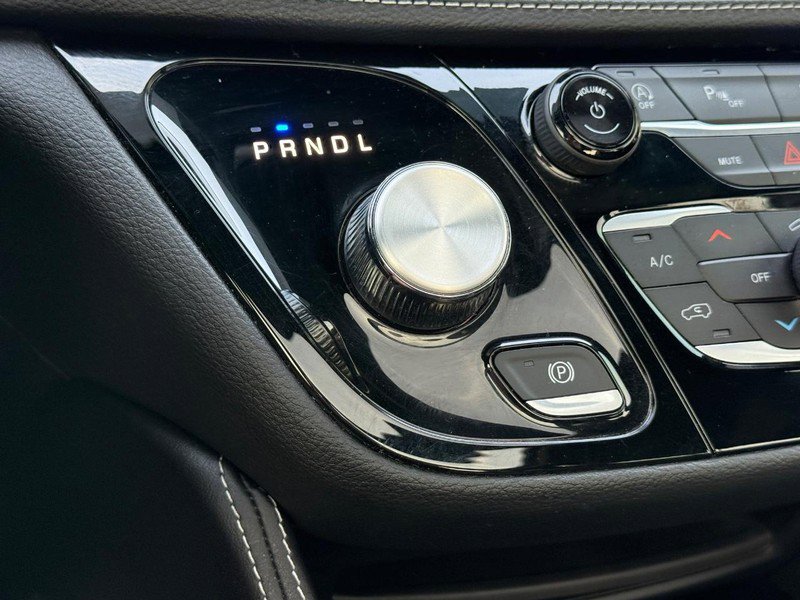 Used 2023 Chrysler Pacifica Limited w/ S Appearance Package image 21