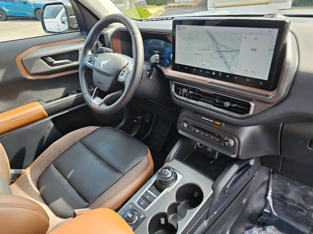 Certified 2025 Ford Bronco Sport Outer Banks w/ Sasquatch Outer Banks Package AWD/4WD image 11