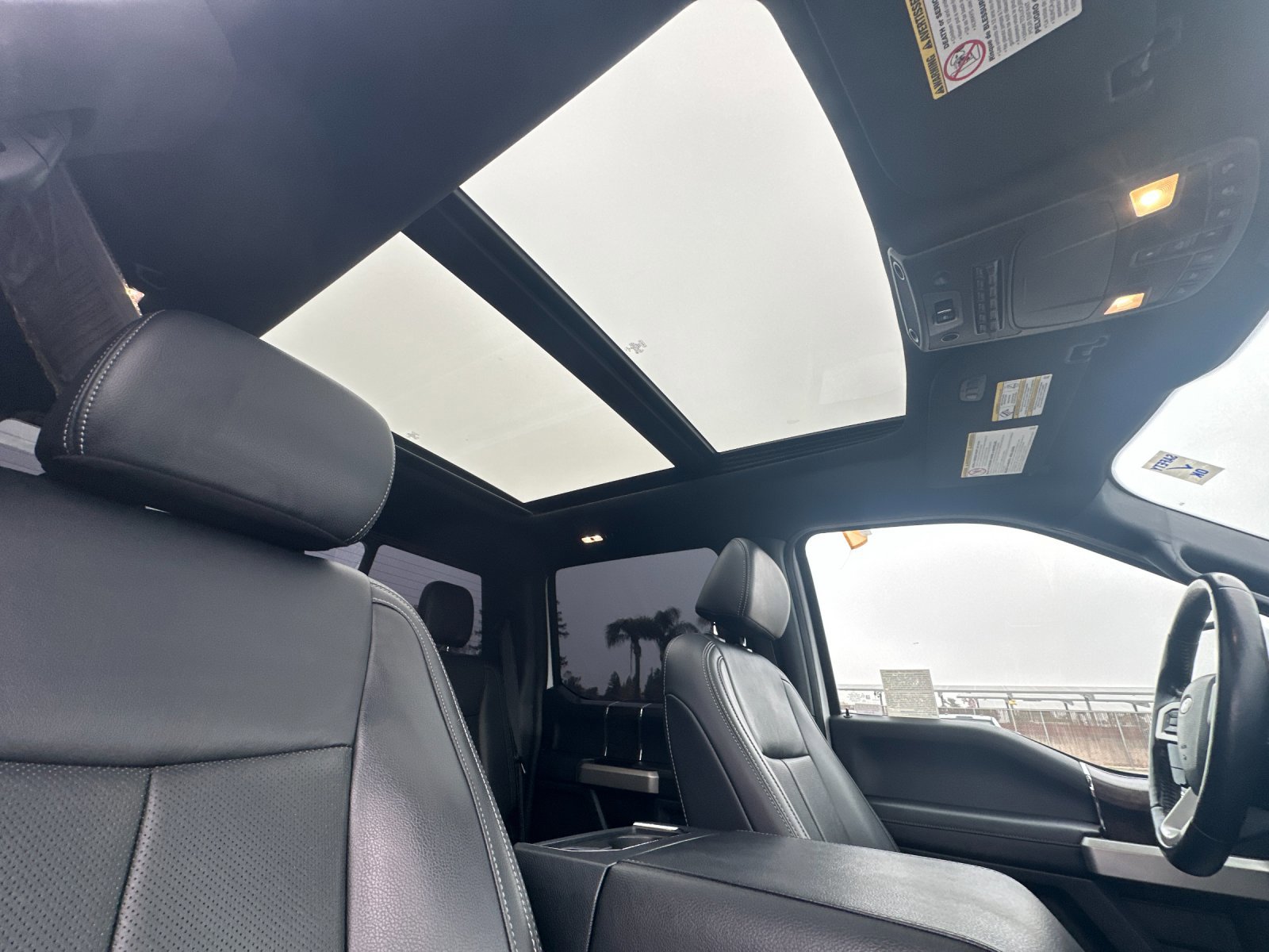 Certified 2022 Ford F350 Lariat w/ Lariat Ultimate Package image 17