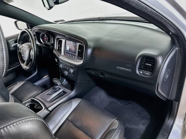 Used 2022 Dodge Charger SXT w/ Plus Group RWD image 13