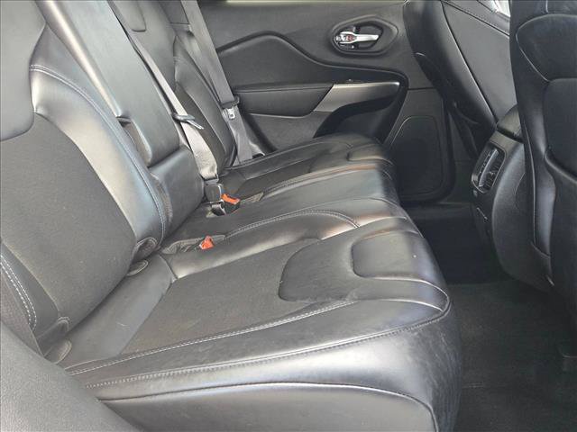 Used 2020 Jeep Cherokee Latitude Plus w/ Cold Weather Group FWD image 17