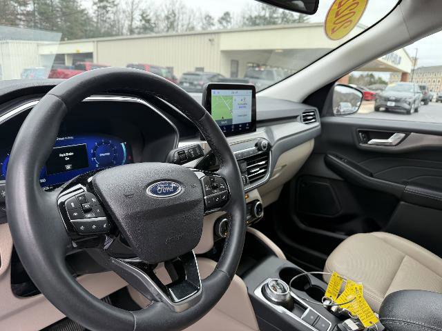 Certified 2022 Ford Escape Titanium image 13