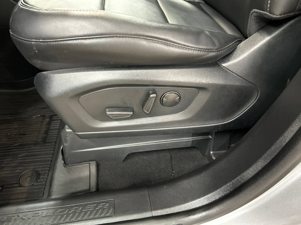 Certified 2023 Ford Explorer XLT w/ Equipment Group 202A AWD/4WD image 12