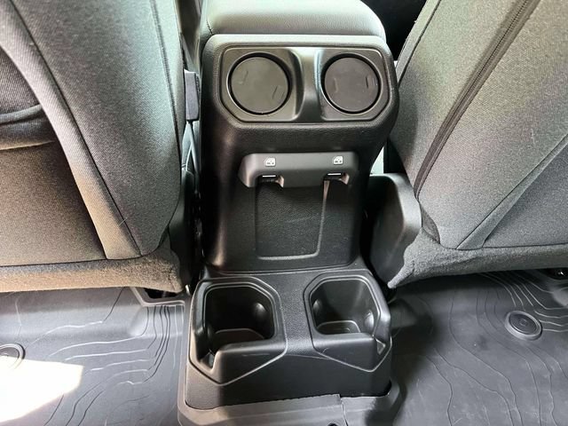 Used 2025 Jeep Gladiator Sport AWD/4WD image 17