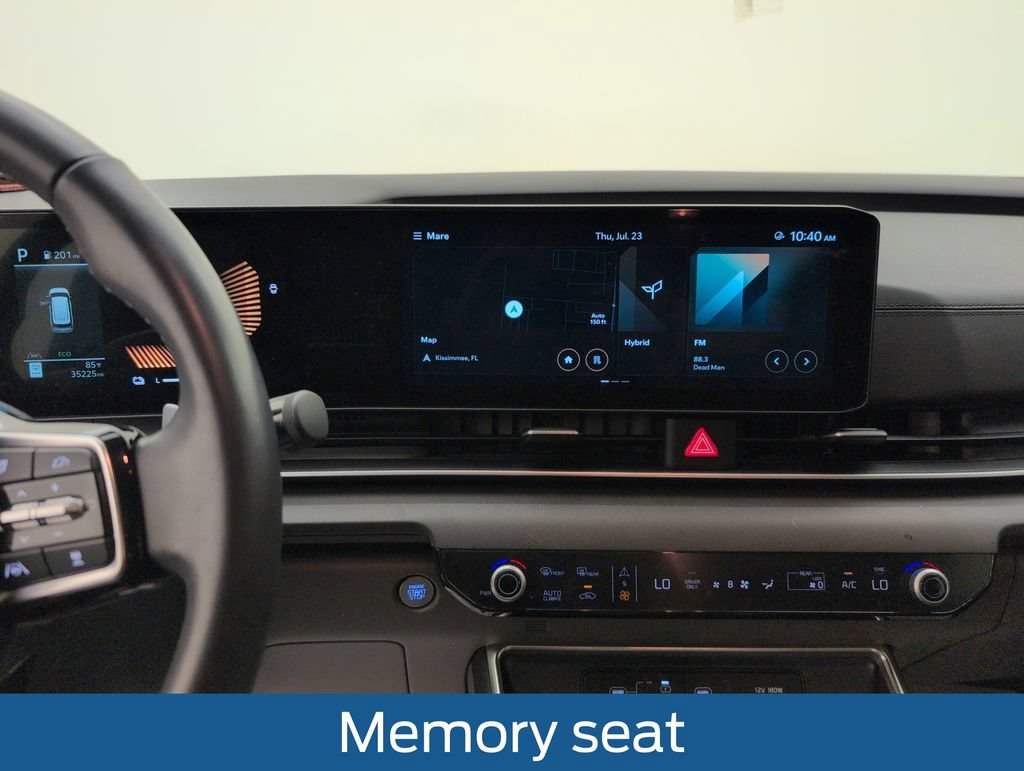 Used 2025 Kia Carnival EX FWD image 19