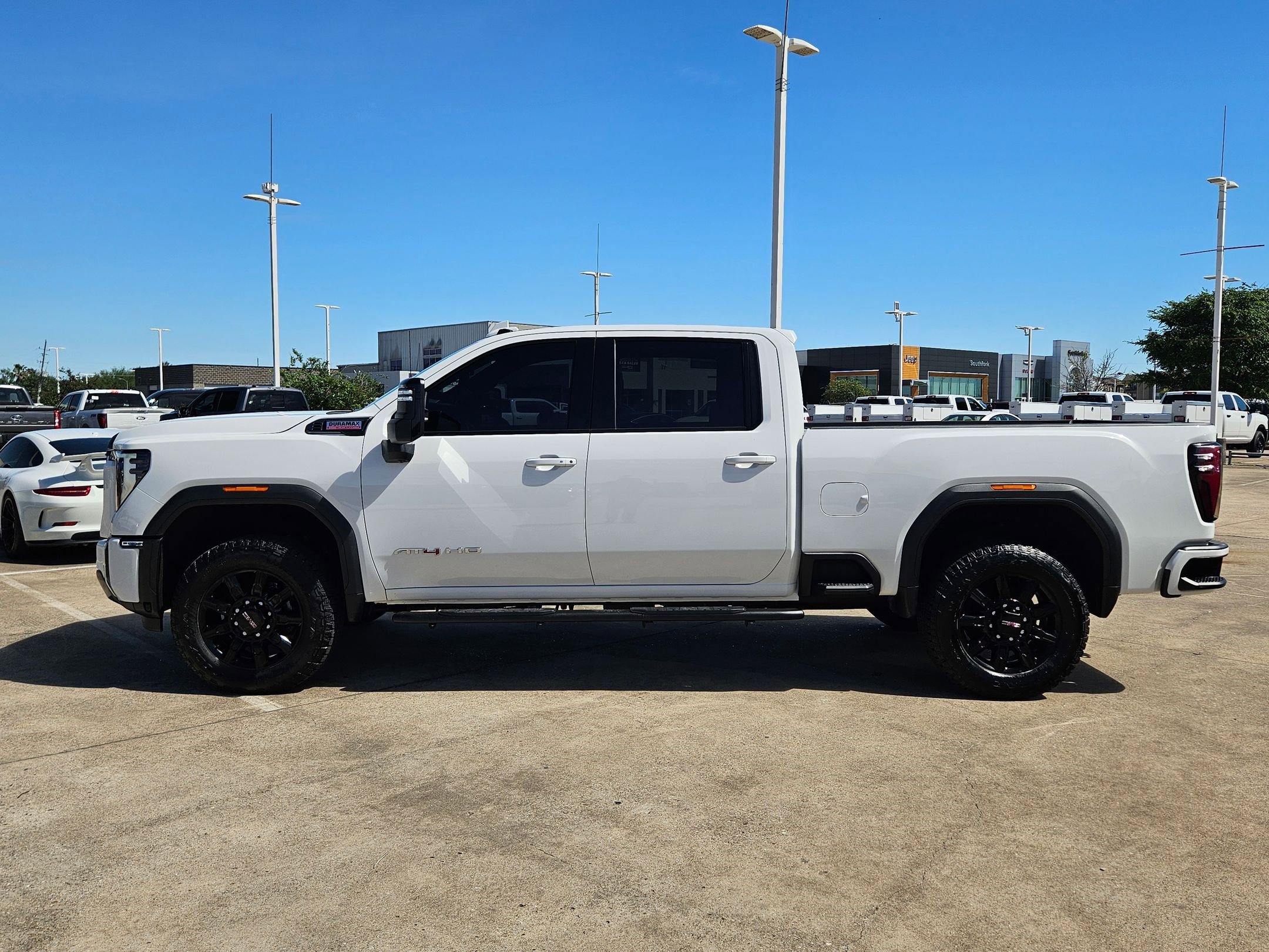 Used 2025 GMC Sierra 2500 AT4 AWD/4WD image 14