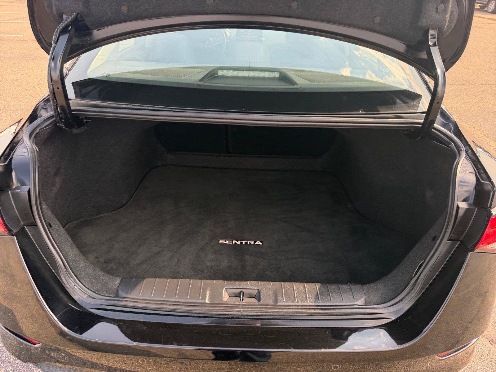 Used 2024 Nissan Sentra SV FWD image 20